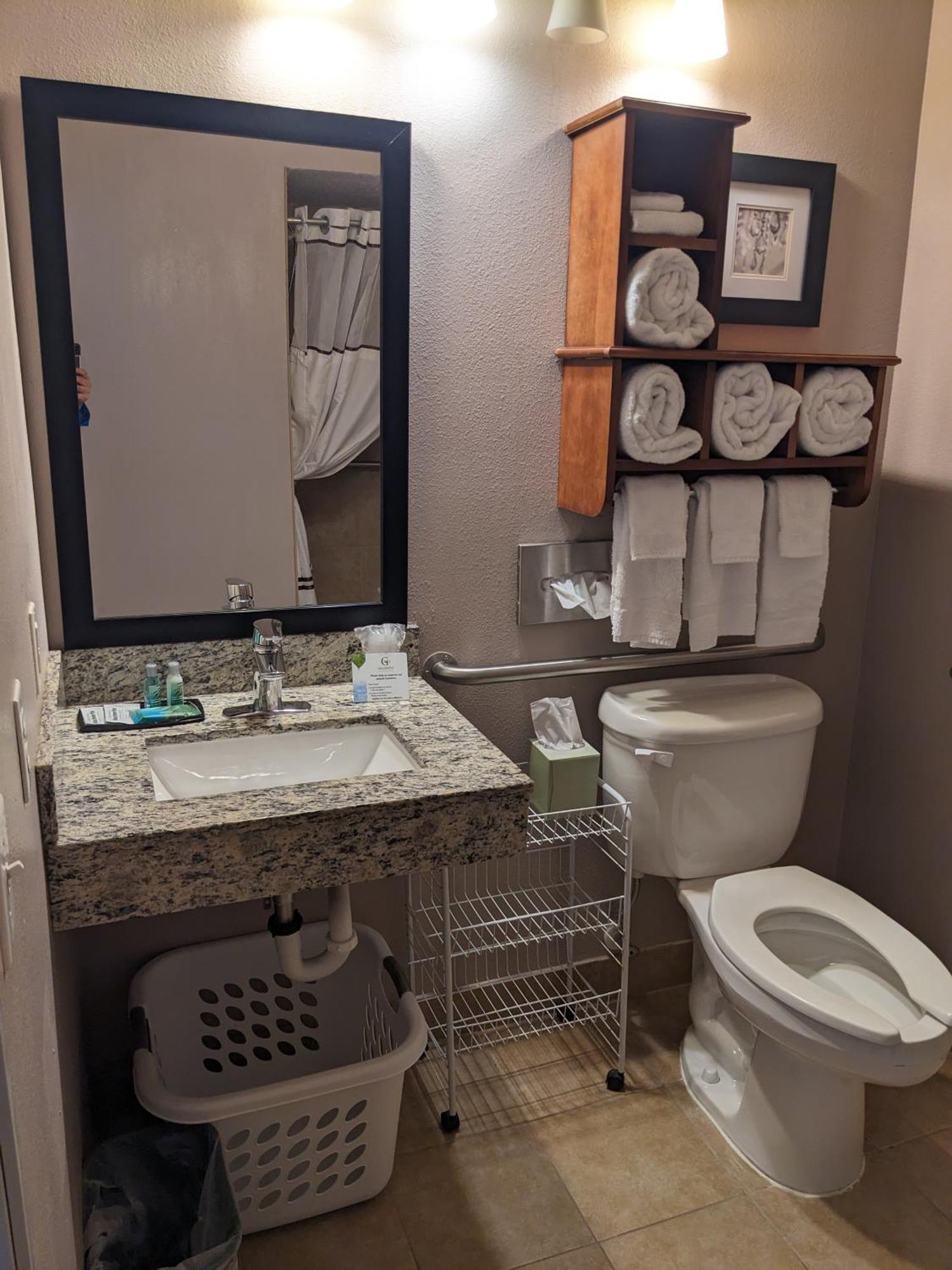 格兰德斯戴住宿套房酒店 圣克劳德 外观 照片