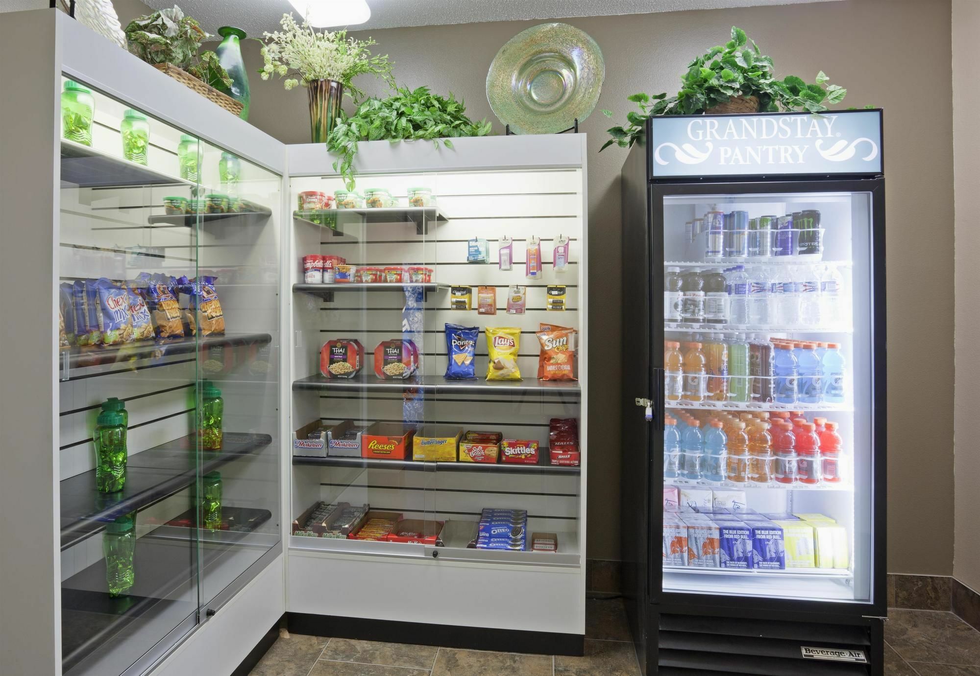 格兰德斯戴住宿套房酒店 圣克劳德 外观 照片